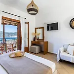 Evlalia & アパートホテル 4*