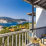 アパートホテル Evlalia & 4*