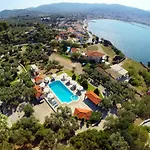 アパートホテル Evlalia & スコペロス