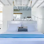 Evlalia & アパートホテル